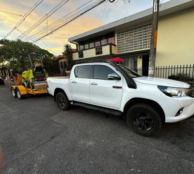 哥斯達(dá)黎加客戶訂購(gòu)奔馬小型壓路機(jī)
